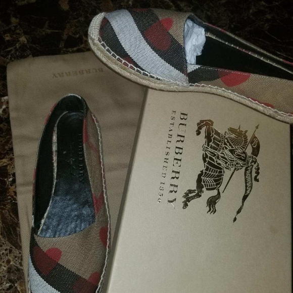 New Burberry Heart Check Hodgeson Espadrille Flats - Picture 2 of 6